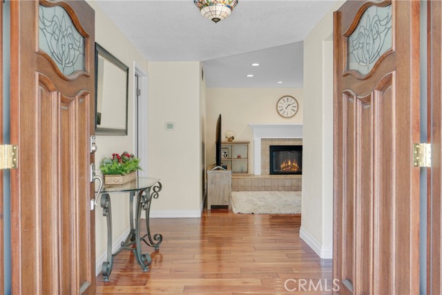 Detail Gallery Image 4 of 30 For 1681 Blueberry Way, Tustin,  CA 92780 - 5 Beds | 3 Baths