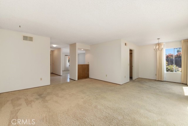 Detail Gallery Image 6 of 26 For 2740 Whitney St, San Diego,  CA 92111 - 3 Beds | 2 Baths