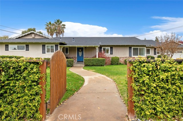 Detail Gallery Image 2 of 25 For 216 W San Ramon Ave, Fresno,  CA 93704 - 3 Beds | 2 Baths