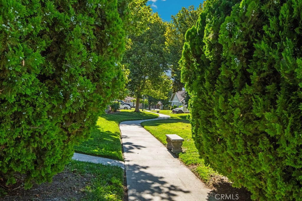 https://media.crmls.org/medias/d8056a92-b4bd-4355-9efc-1ef007cad750.jpg?preset=X-Large