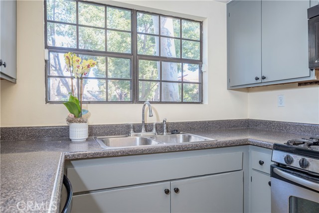 Detail Gallery Image 12 of 27 For 2602 Monte Carlo Dr #10,  Santa Ana,  CA 92706 - 3 Beds | 2/1 Baths