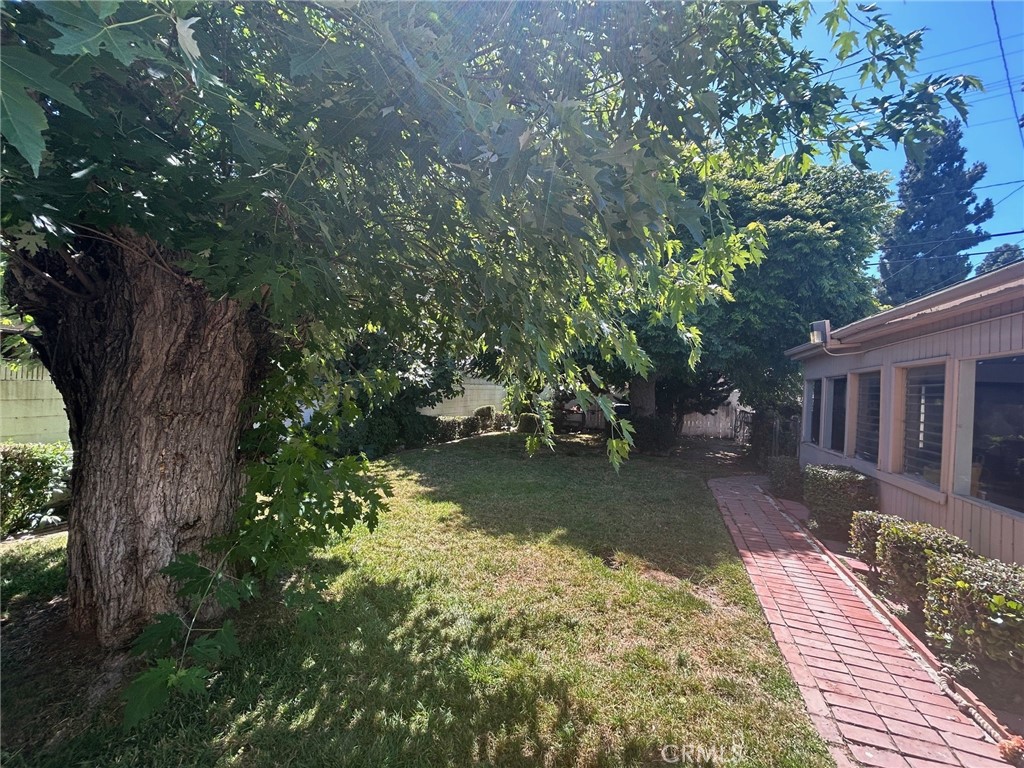 https://media.crmls.org/medias/d8062e4b-7411-4990-9736-2ee491c2cff5.jpg?preset=X-Large
