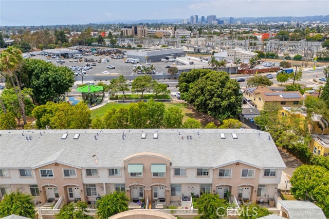 5740 S Glennie Lane, Los Angeles CA: https://media.crmls.org/medias/d806fc97-c774-4954-8247-d0da1731b832.jpg