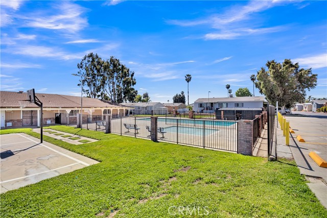 Detail Gallery Image 15 of 19 For 1855 E Riverside Dr #32,  Ontario,  CA 91761 - 3 Beds | 2 Baths