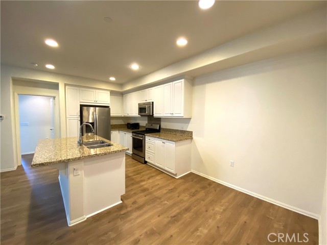 Detail Gallery Image 12 of 26 For 584 Orlando Ct, Upland,  CA 91786 - 2 Beds | 2 Baths
