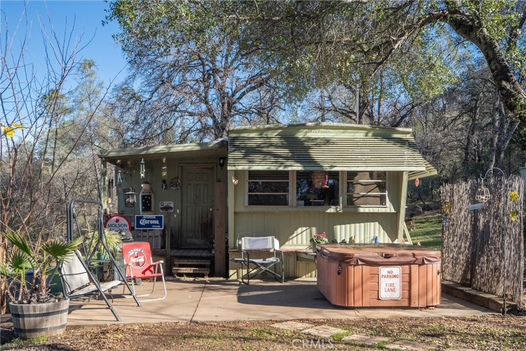 635 Black Bart Rd