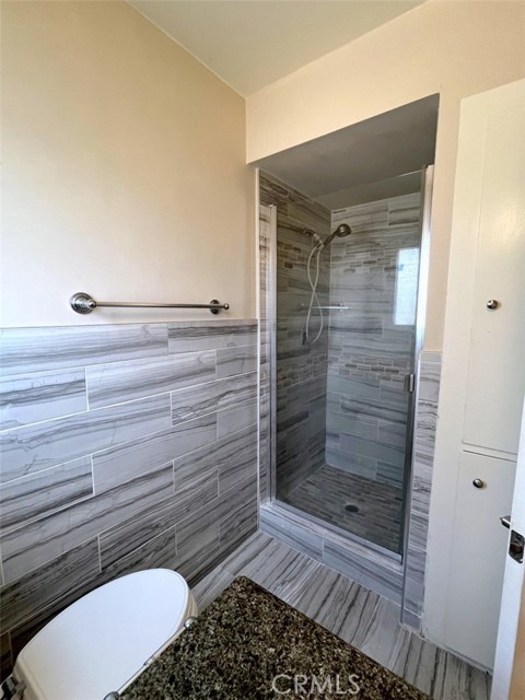 7811 Rhine Drive, Huntington Beach CA: https://media.crmls.org/medias/d80763d8-c699-414f-9801-e73f0e3ba8c1.jpg