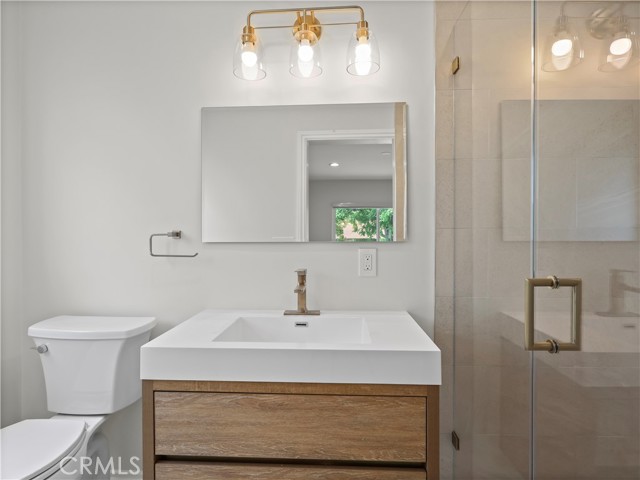 Detail Gallery Image 21 of 55 For 18724 Frankfort St, Northridge,  CA 91324 - 4 Beds | 3 Baths