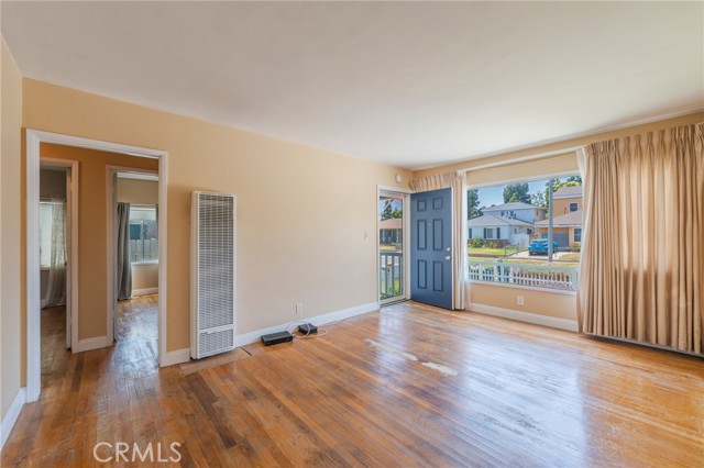 Image 4 of 30 For 5532 Pearce Avenue