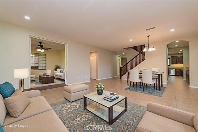 Detail Gallery Image 6 of 38 For 6221 Ruby Crest Way, Jurupa Valley,  CA 91752 - 4 Beds | 3 Baths