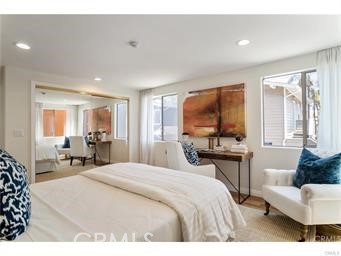 Detail Gallery Image 13 of 22 For 1344 Manhattan Ave, Hermosa Beach,  CA 90254 - 2 Beds | 2/1 Baths