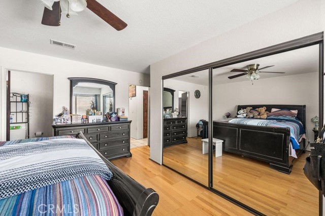 Detail Gallery Image 8 of 14 For 1827 Louise, Lancaster,  CA 93534 - 4 Beds | 2 Baths