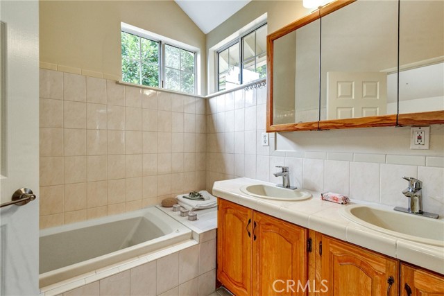 2364 6th Street, La Verne CA: https://media.crmls.org/medias/d80a6665-42e9-4a09-96f7-4ca1bed607ac.jpg