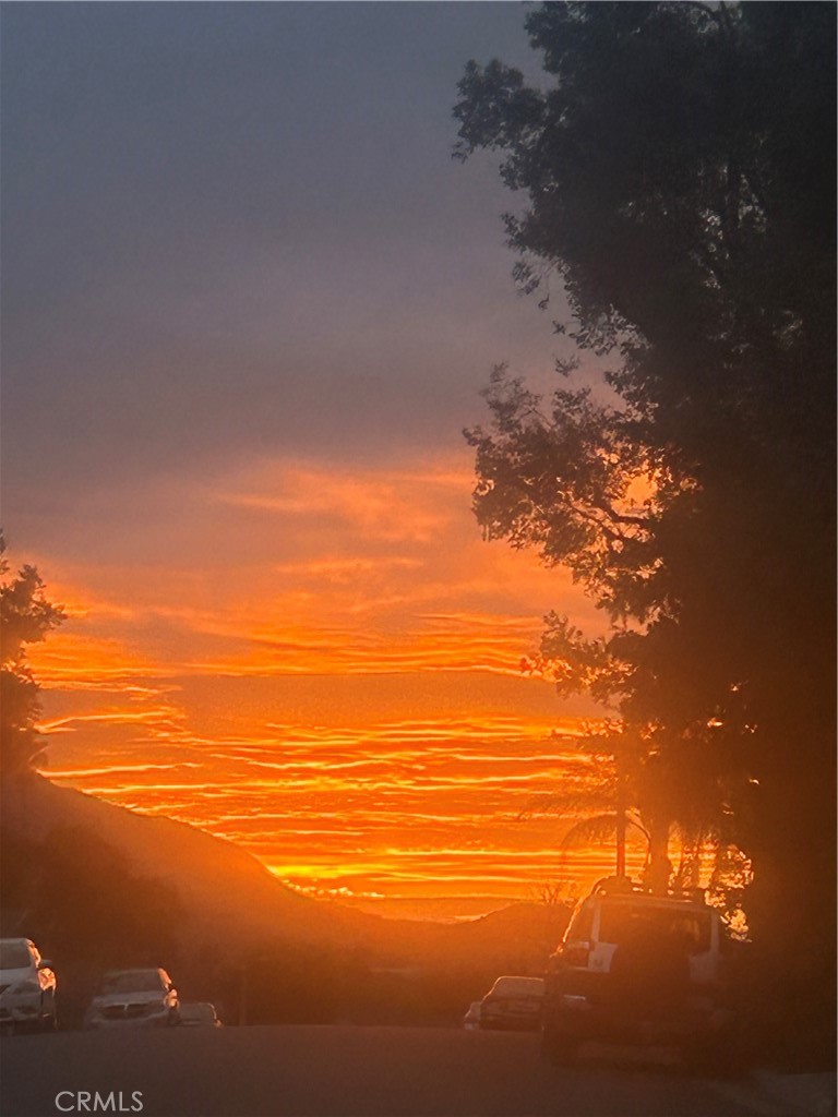 https://media.crmls.org/medias/d80c307f-bf98-4ab5-9a52-a69b39efa6c1.jpg?preset=X-Large