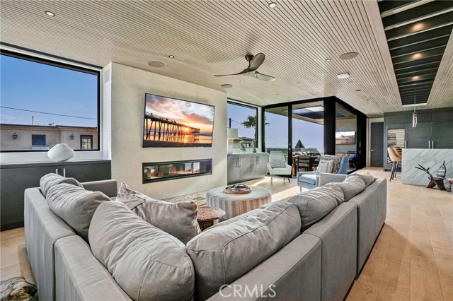 Living room looking toward kitchen & ocean view deck