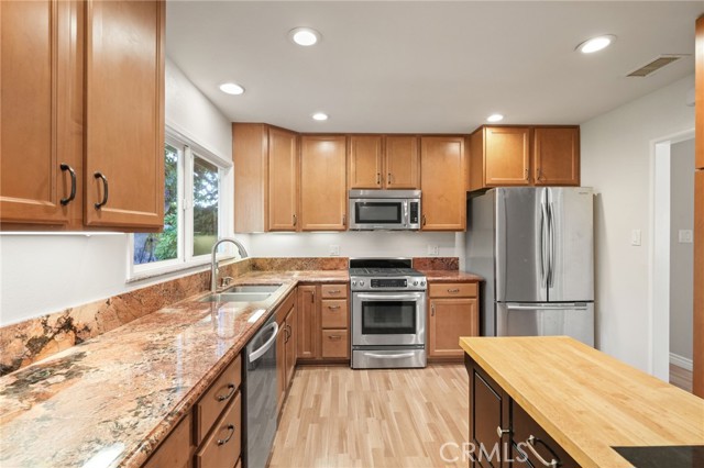 Detail Gallery Image 12 of 34 For 3534 Hearst Dr, Simi Valley,  CA 93063 - 3 Beds | 2 Baths