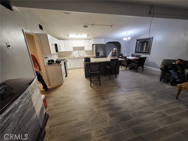 Detail Gallery Image 2 of 6 For 3060 Emerald, Lancaster,  CA 93535 - 4 Beds | 2 Baths