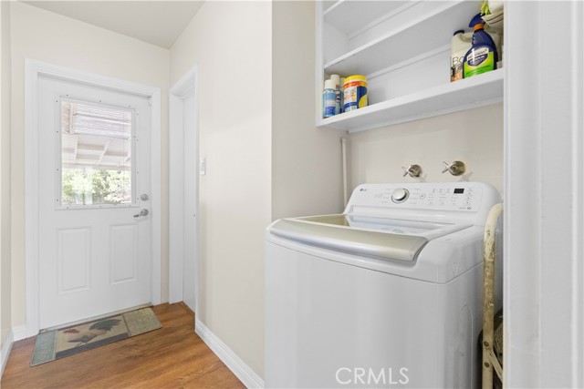 945 W Bonnie Brae Court, Ontario CA: https://media.crmls.org/medias/d80ceb1b-c7ec-4558-9ec3-02f43577adba.jpg