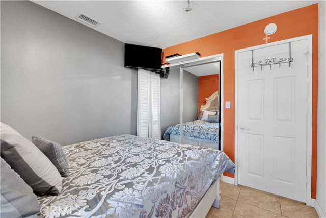 Detail Gallery Image 22 of 41 For 19229 Elm Dr, Apple Valley,  CA 92308 - 2 Beds | 1/1 Baths