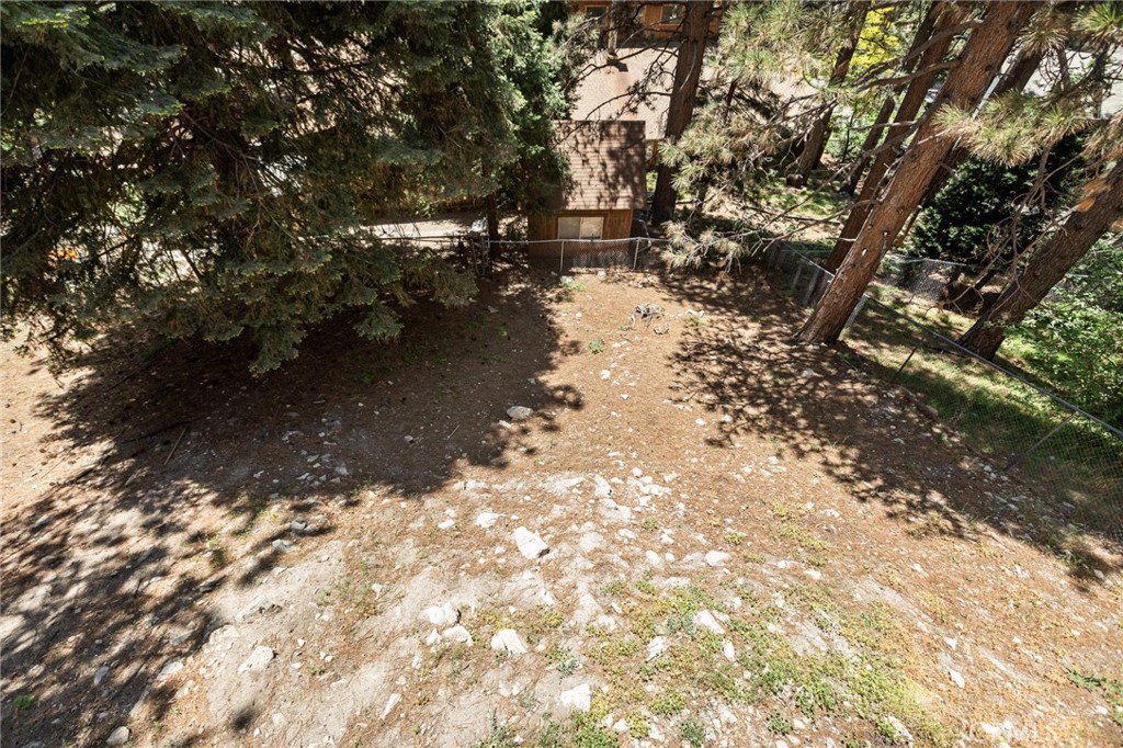 https://media.crmls.org/medias/d80d3728-0c2b-4408-a96a-e4cac5602bf6.jpg?preset=X-Large