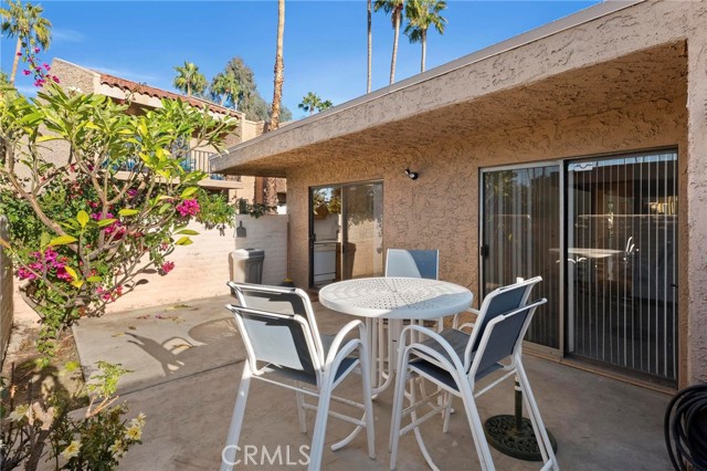 Detail Gallery Image 28 of 33 For 5798 Los Coyotes, Palm Springs,  CA 92264 - 2 Beds | 2 Baths