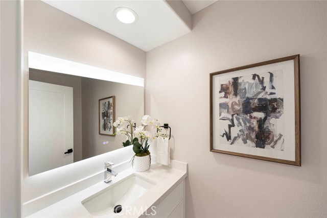 Detail Gallery Image 19 of 44 For 90 Ocean Vista, Newport Beach,  CA 92660 - 2 Beds | 2/1 Baths