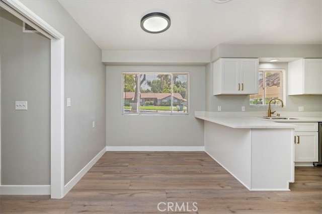 Detail Gallery Image 18 of 41 For 2111 Elsinore Rd, Riverside,  CA 92506 - 3 Beds | 2/1 Baths