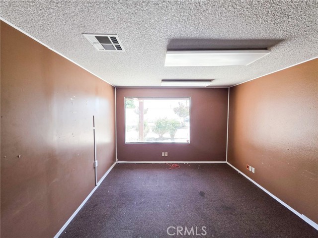 16048 Tuscola Road, Apple Valley, California 92307, ,Commercial Lease,For Rent,16048 Tuscola Road,CRHD25154199