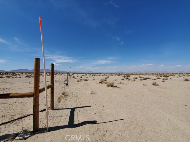 20 Alvord Mtn Road, Newberry Springs, California 92365, ,Land,For Sale,20 Alvord Mtn Road,CRHD22216410