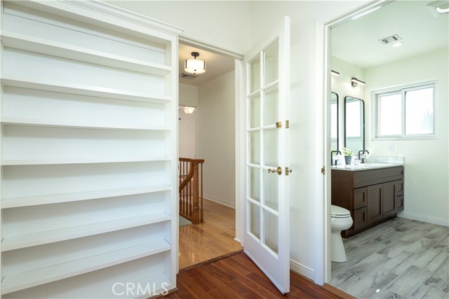 Detail Gallery Image 31 of 50 For 251 N Whitnall, Burbank,  CA 91505 - 4 Beds | 3 Baths