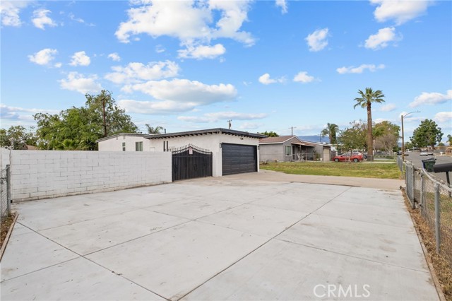 Detail Gallery Image 3 of 30 For 9952 Catawba, Fontana,  CA 92335 - 3 Beds | 2 Baths