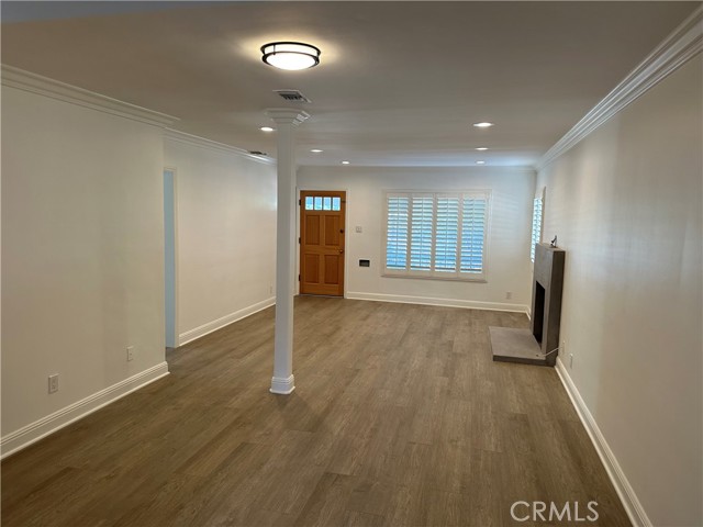 Detail Gallery Image 7 of 15 For 14222 Hart St, Van Nuys,  CA 91405 - 3 Beds | 2 Baths
