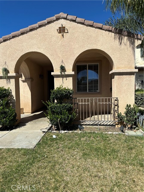 3913 Manquelo Court, Perris CA: https://media.crmls.org/medias/d8112989-934f-463f-985d-f068f6de4aef.jpg