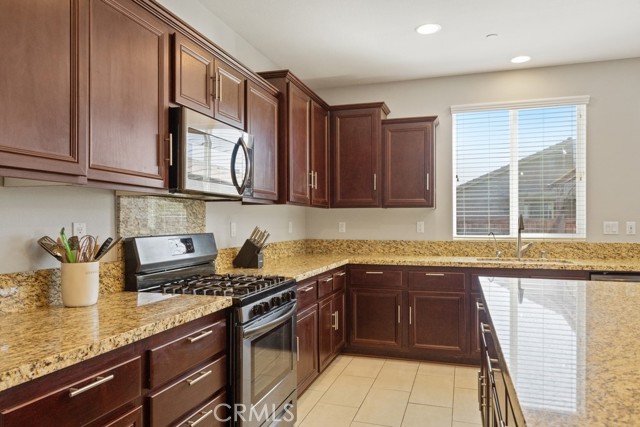 30151 Crestview Court, Menifee CA: https://media.crmls.org/medias/d8118e83-8f5b-4333-8147-bdc282e2995e.jpg
