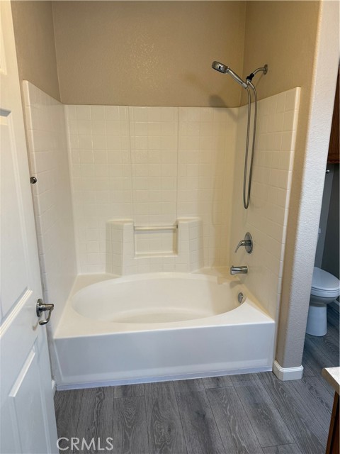 41410 Juniper Street, Murrieta CA: https://media.crmls.org/medias/d811a933-ae5b-45e8-81de-f096732f8869.jpg