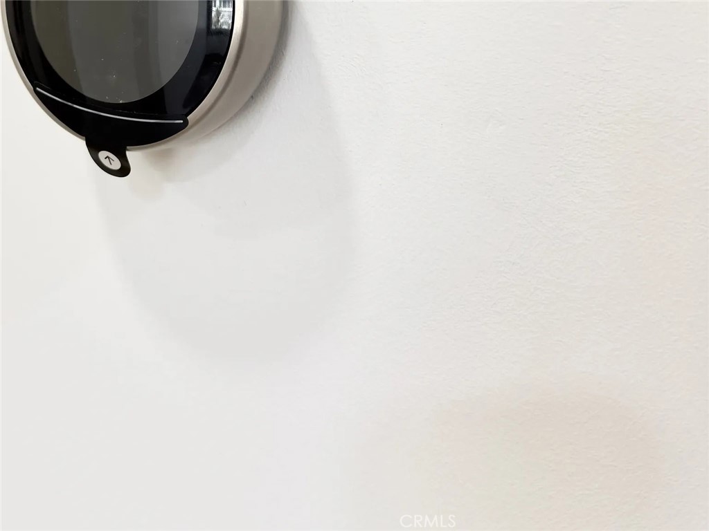 https://media.crmls.org/medias/d812e36f-bd5b-458e-bc2e-a0f00bcd7008.jpg?preset=X-Large