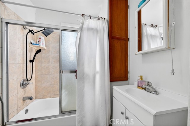 Detail Gallery Image 26 of 33 For 1803 E 109th Pl, Los Angeles,  CA 90059 - 5 Beds | 2 Baths