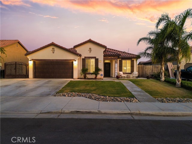 Detail Gallery Image 1 of 30 For 5913 Blue Spruce Ave, Bakersfield,  CA 93313 - 4 Beds | 2 Baths