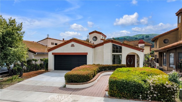 54 Falcon Ridge Drive, Pomona CA: https://media.crmls.org/medias/d8140707-df67-404b-a9cb-afdbcc9d00ec.jpg