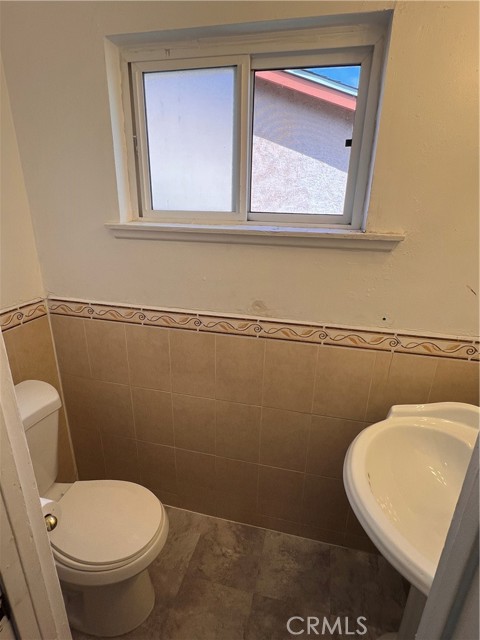 Detail Gallery Image 11 of 18 For 1918 W Piru St, Compton,  CA 90222 - 4 Beds | 2 Baths