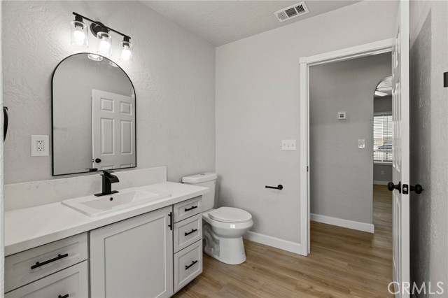 211 E Grangeville Boulevard, Hanford CA: https://media.crmls.org/medias/d81509fd-50c8-4333-94a2-b40b530bda98.jpg