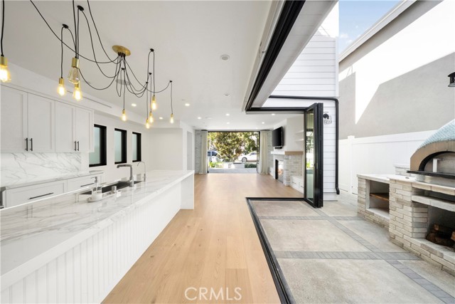 Detail Gallery Image 3 of 20 For 616 Acacia, Corona Del Mar,  CA 92625 - 3 Beds | 3/1 Baths