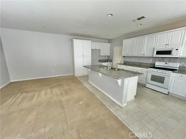 Detail Gallery Image 5 of 13 For 5955 Ginger Dr, Corona,  CA 92880 - 3 Beds | 2/1 Baths