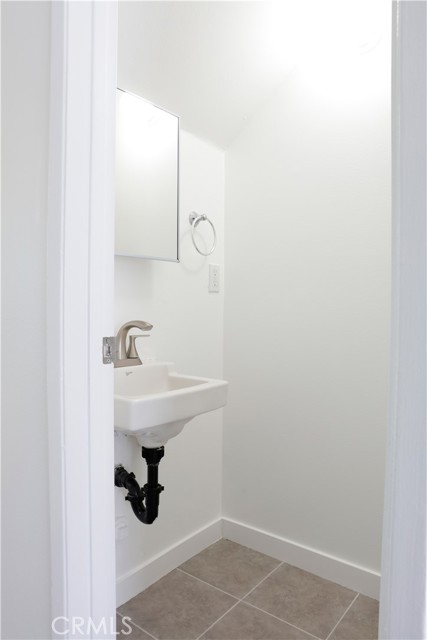 Detail Gallery Image 25 of 33 For 2709 S Baker St, Santa Ana,  CA 92707 - 2 Beds | 1/1 Baths