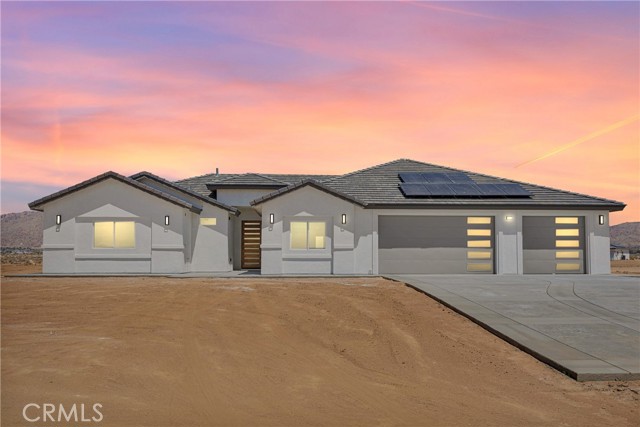23420 Klickitat Avenue, Apple Valley CA: https://media.crmls.org/medias/d816fd98-33ce-49c5-ae66-0791dc881568.jpg
