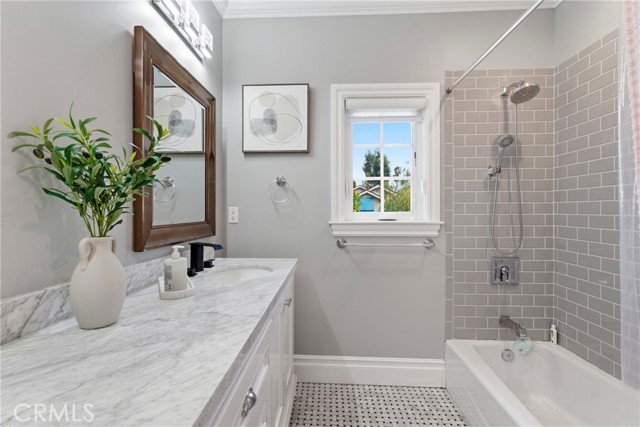 Detail Gallery Image 31 of 37 For 4469 Stern Ave, Sherman Oaks,  CA 91423 - 5 Beds | 5 Baths