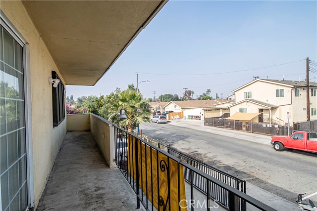 Detail Gallery Image 9 of 24 For 1308 E Oaks St #C,  Compton,  CA 90221 - 3 Beds | 2 Baths