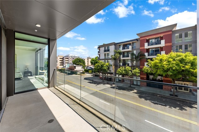 709 E Walnut Street, Pasadena CA: https://media.crmls.org/medias/d8176496-01b8-408f-8ac8-483ab038ffce.jpg
