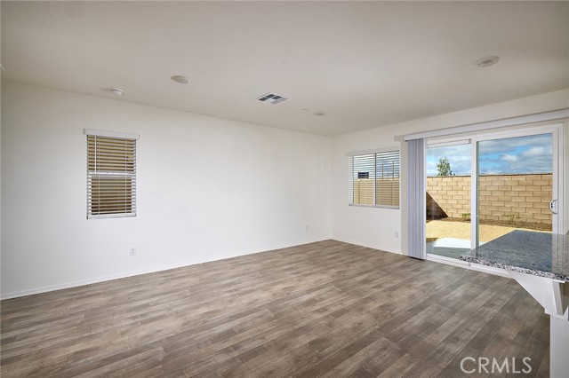 Detail Gallery Image 2 of 18 For 28389 Barracuda Ct, Winchester,  CA 92596 - 3 Beds | 2/1 Baths
