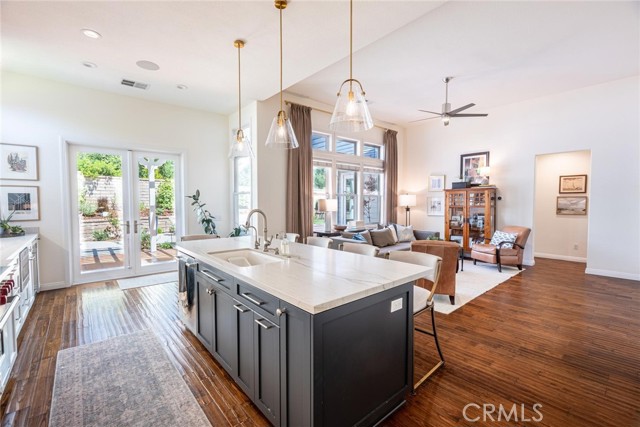 26941 Redwood Bluff Lane, Valencia CA: https://media.crmls.org/medias/d81856e1-2a32-4cd0-bf3b-5e9d2ccaa674.jpg